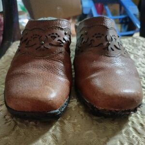 Brown leather open heel shoe